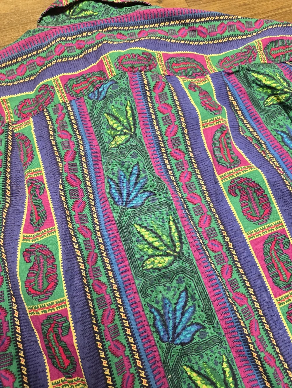 Vintage Nautica Mens Shirt Vibrant Multi-colored Paisley Sz XL - Picture 4 of 7